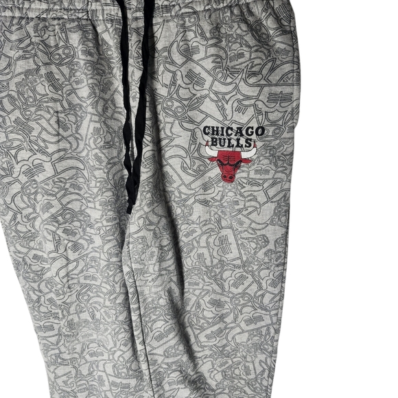 Chicago Bulls Size Medium Mens Sweat Jogging Joggers Pants - Picture 2 of 6